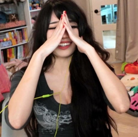 cute asian onlyfans hot naked img