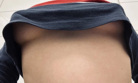 Linneasky model nude pic