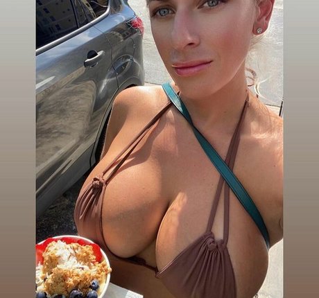 Athena Ryder perfect pornstar galleries