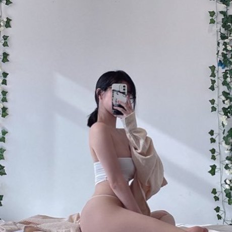 curvy shemale onlyfans hot pictures