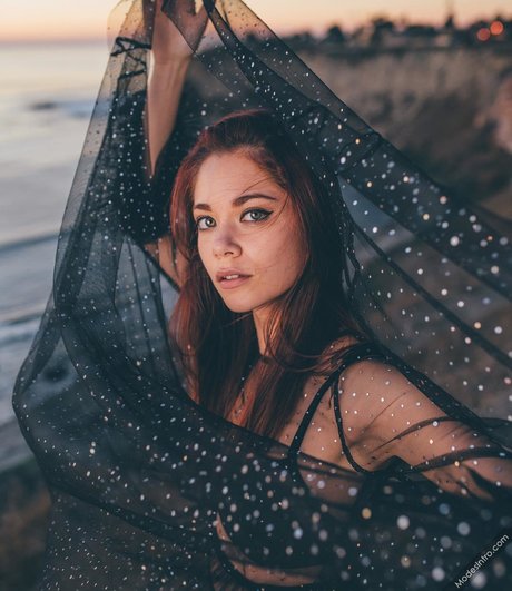 Melodi Flack_ model top gallery