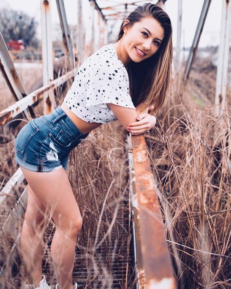 Sasha Emiri Sander star pornographic gallery