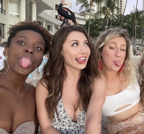 Sasha Emiri Sander free star pictures