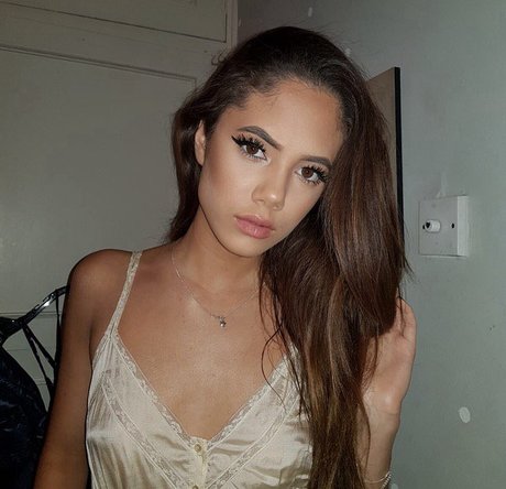 Saoirse Alicia Behzadi_ sex star pic