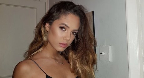 Saoirse Alicia Behzadi_ naked star photos