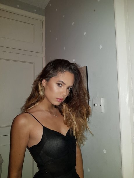 Saoirse Alicia Behzadi_ erotic model galleries