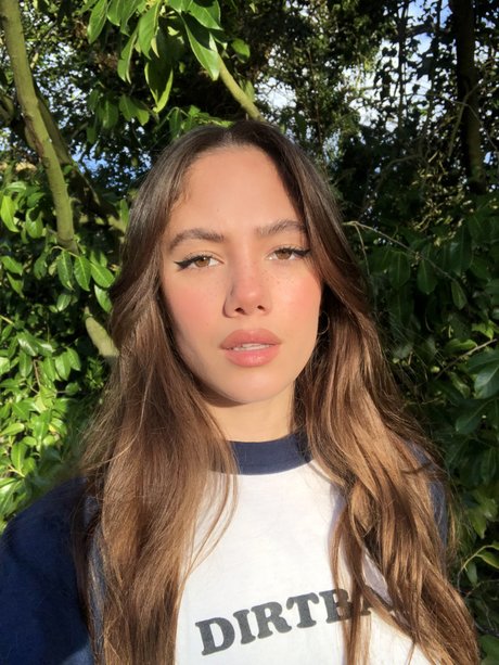 Saoirse Alicia Behzadi_ model free galleries