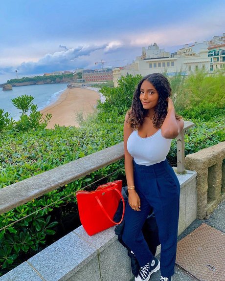 Rionma nice actress pictures