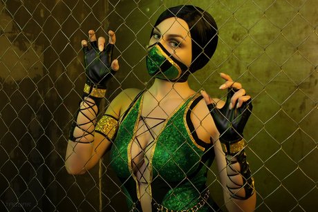 _Lana Ronina star sexy picture