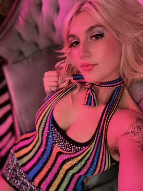 Cat Gold nice star photos