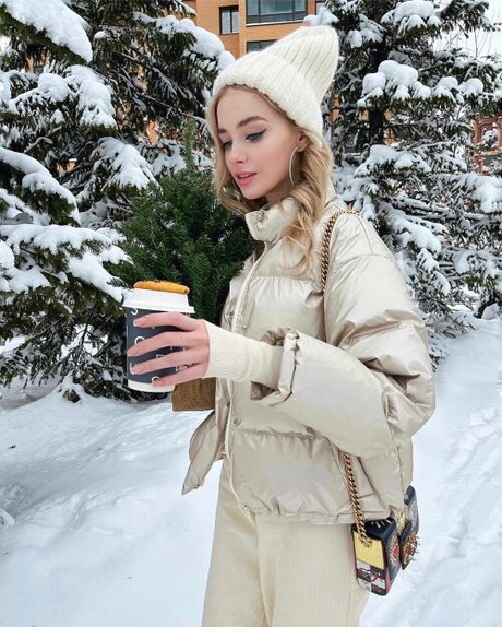 Yulia Kolmakova erotic pornstar gallery