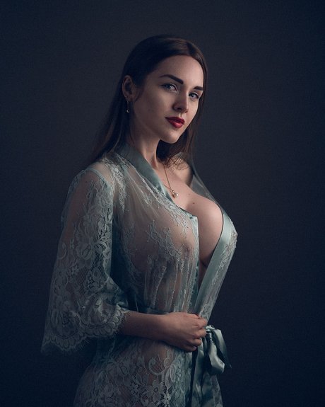 Malina Ariella hot model pics