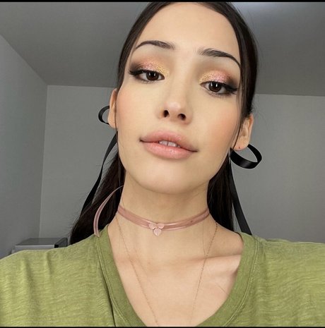 Zion Moreno free model pictures