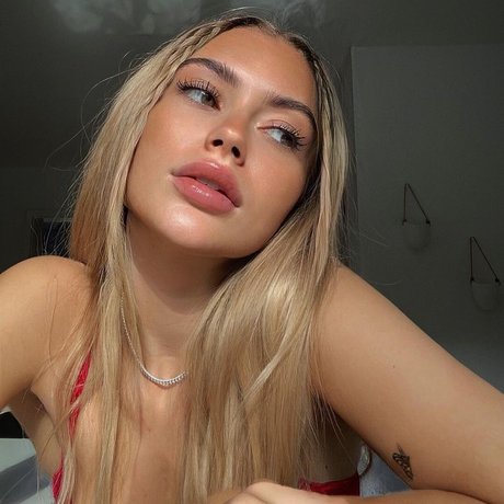 Linabmn naked actress pictures