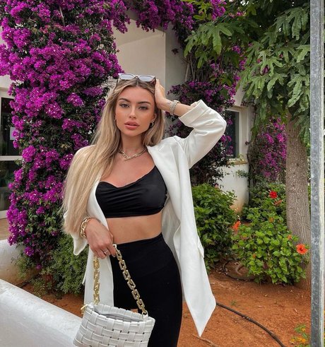 teen natural tits onlyfans pornographic photos