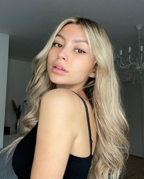 Linabmn naked pornstar pictures