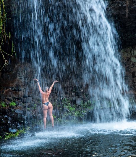 blonde trans onlyfans pornographic pics