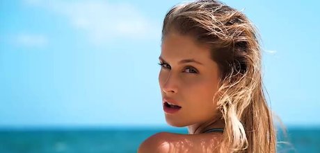 busty mom onlyfans adult gallery