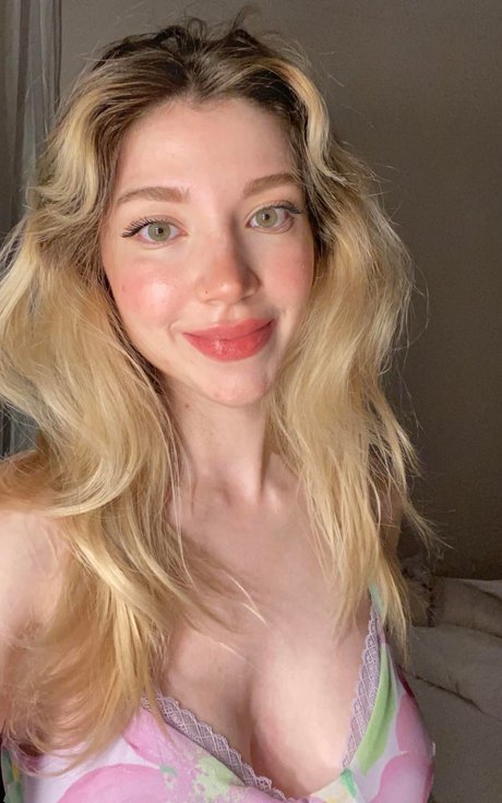 _Kardelen Oeztas model art photo