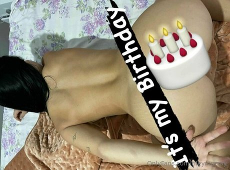 popular trans onlyfans beautiful xxx picture