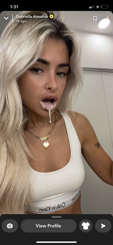 popular trans onlyfans nude images