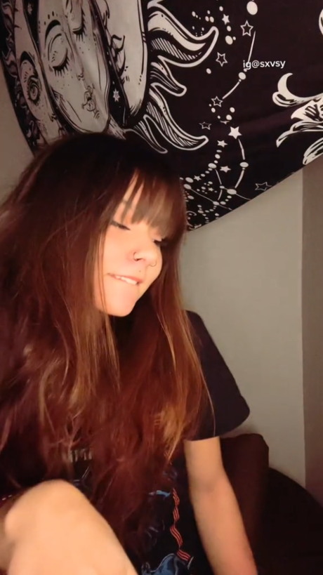 mirror onlyfans beautiful photo