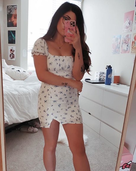 popular trans onlyfans adult pictures