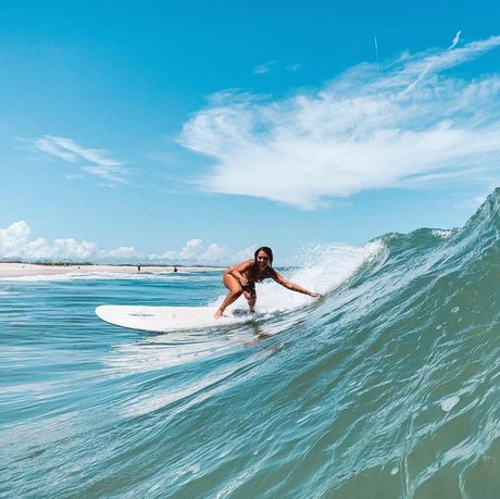 Emily Zeck nude actress img