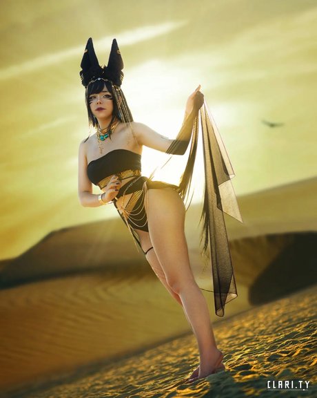 Little Giuli model hot pic