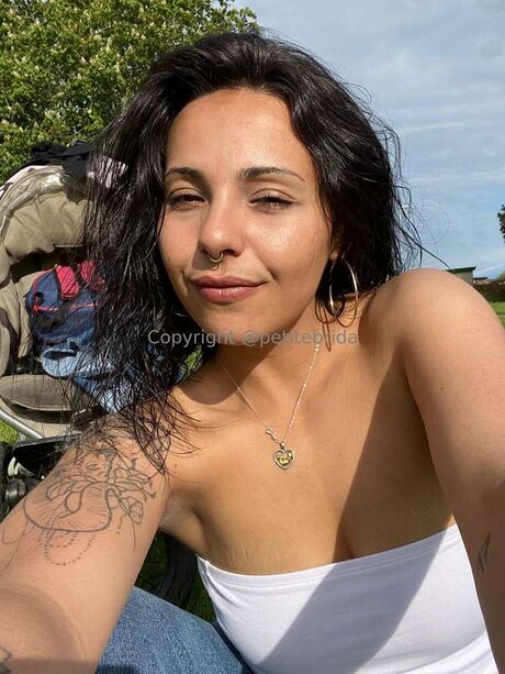 Freepetitebrida pornographic star galleries