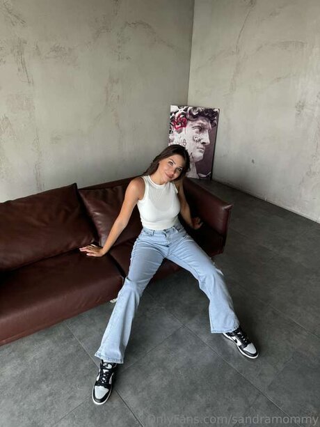 Sandramommy model art pic