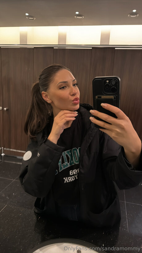 Sandramommy model pornographic picture