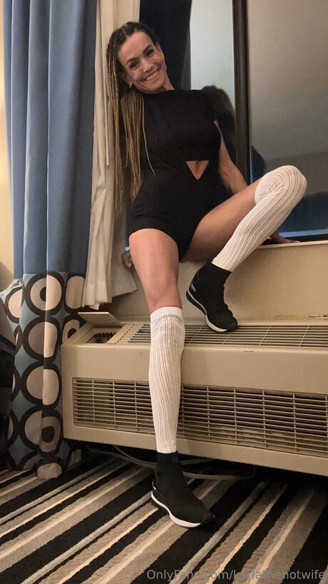 Karlathehotwife free model photo