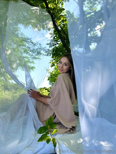 Glowbyaphrodite high quality star pic