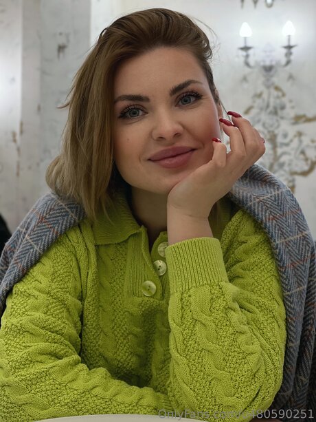 Roxy Blakee art star pic