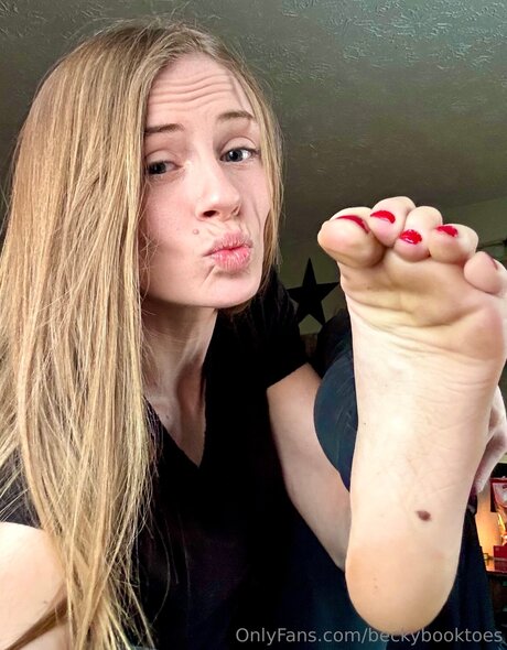 Beckybooktoes model nudes images