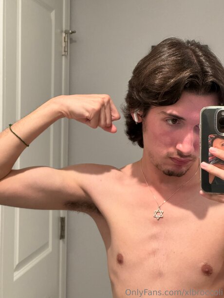 Xlbroccoli top model pic