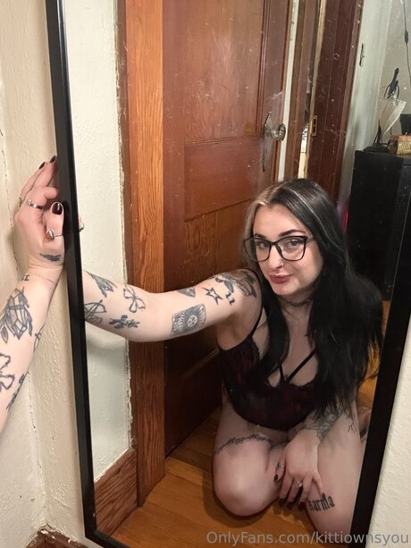 Kittiownsyou xxx model images