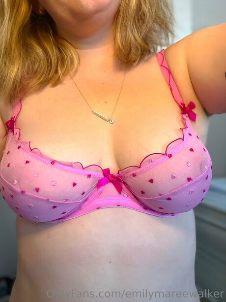 Emilymareewalker sexy star image