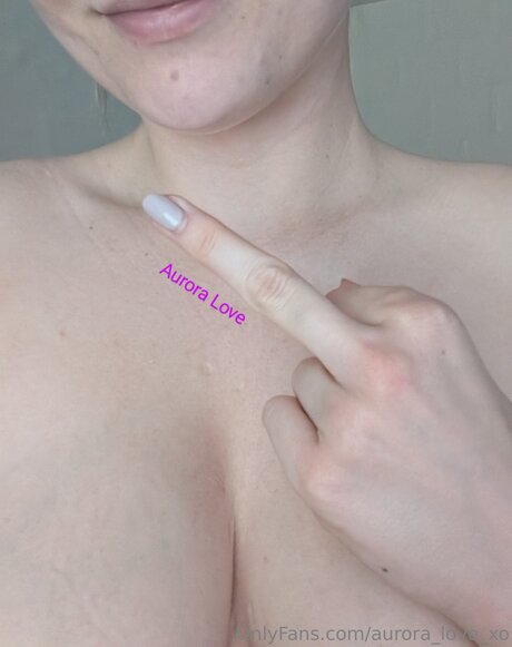 Aurora Love Xo model naked picture