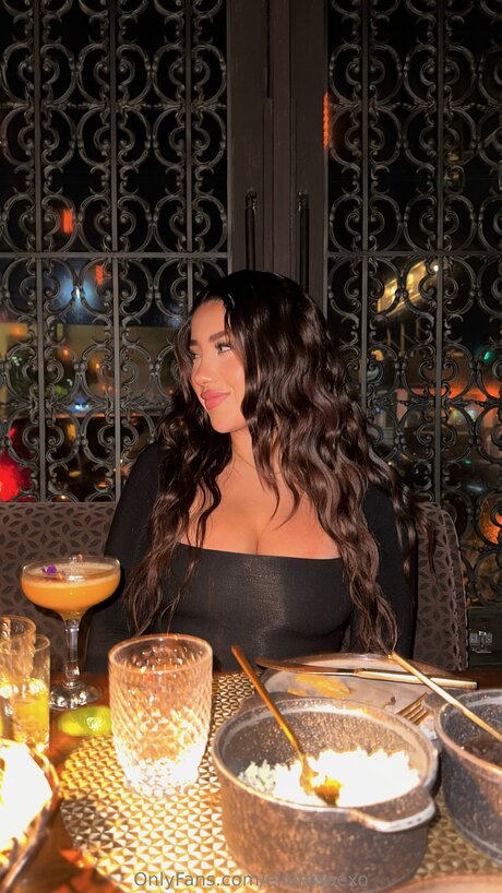 Elleluna erotic actress photos