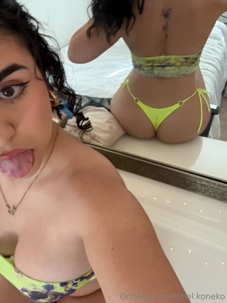 Mel Koneko model hot pic