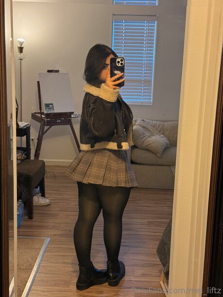 Mel Koneko model perfect pics