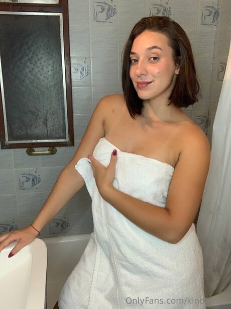 Kindluana pornstar exclusive image