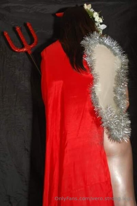 Vero Strong Legs hot pornstar pictures