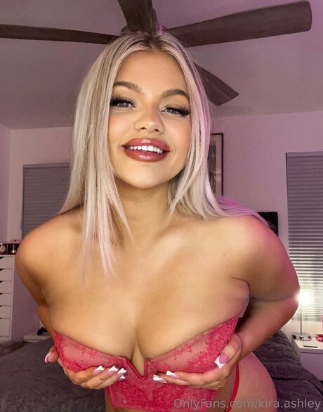 Kira Ashley erotic actress img