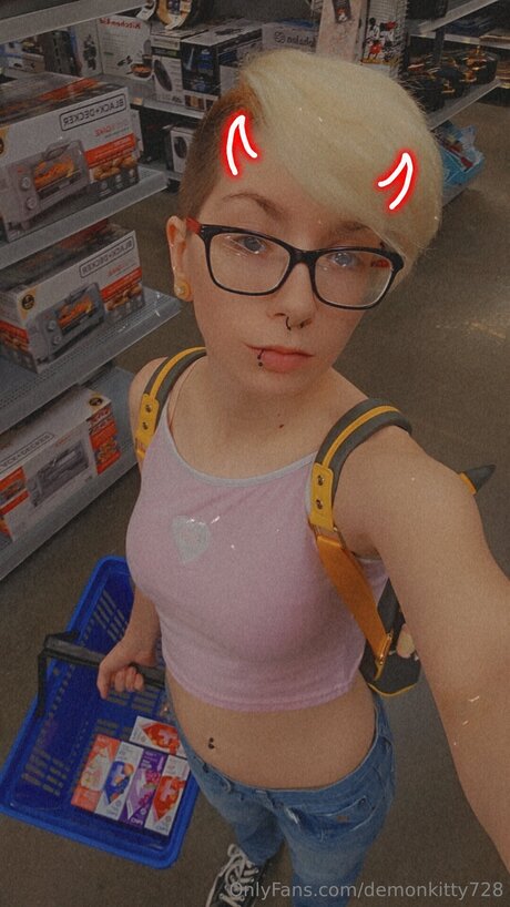 Demonkitty728 pornstar pic