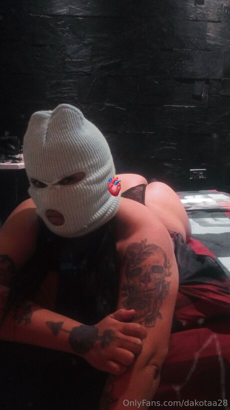 Dakotaa28 Profile Pic