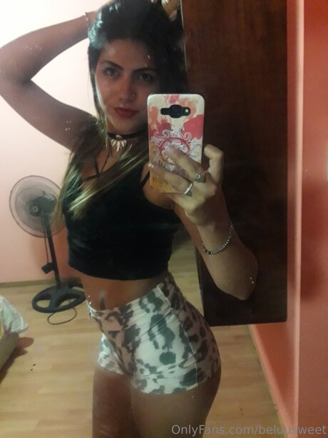 Beluusweet model hd picture