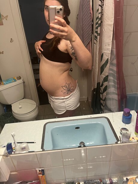 Therealdivinity model porn picture